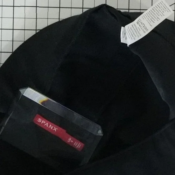 Spanx Pants Women's Size Large Black High-Rise Pull-On Flare Leg Stretch - Picture 5 of 7